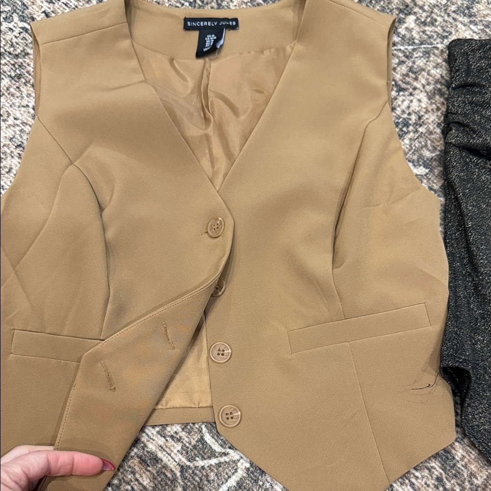 Sincerely Jules bundle Camel Vest and black gold Bodysuit - Picture 2 of 9